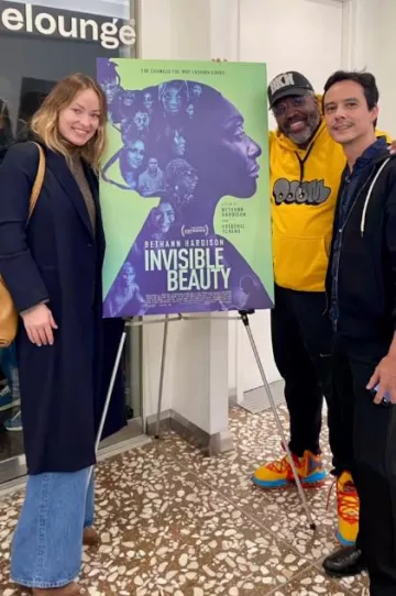 La Ligne The Isadora Jean usada por Olivia Wilde en Invisible Beauty La Screening el 4 de diciembre de 2023