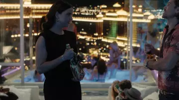 Minivestido alto de Asos Design usado por Ava Winters (Shelley Hennig) como se ve en Obliterated (T01E01)