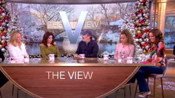 Chemise à manches longues à imprimé Pucci Onde portée par Alyssa Farah vue dans The View le 8 décembre 2023