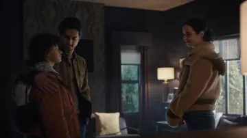 Camisa militar Allsaints Spotter usada por Jack (Avan Jogia) como se ve en Orphan Black: Echoes (S01E04)