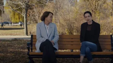 Abrigo de Clairene de Theory usado por Kira Manning (Keeley Hawes) como se ve en Orphan Black: Echoes (T01E05)