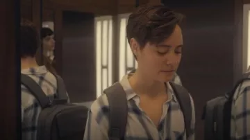 Camisa a cuadros con botones en la parte delantera de Rails Hunter usada por Kira Manning (Keeley Hawes) como se ve en Orphan Black: Echoes (T01E05)