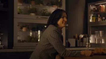 Smythe Lounge Blaz­er worn by Eleanor Miller (Rya Kihlstedt) as seen in Orphan Black: Echoes (S01E06)