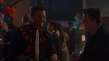 Camisa deportiva Neil Barrett Thunderbold Slim Fit usada por Brian Austin Green (Brian Austin Green) como se ve en BH90210 (S01E06)