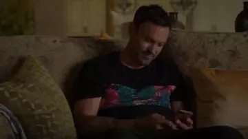 Divided Trop­i­cal Tee worn by Brian Austin Green (Brian Austin Green) as seen in BH90210 (S01E06)