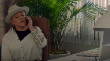 Maje Lamelia Deconstructed Tank Underlay Top porté par Christine Elise (Christine Elise McCarthy) comme on le voit dans BH90210 (S01E06)