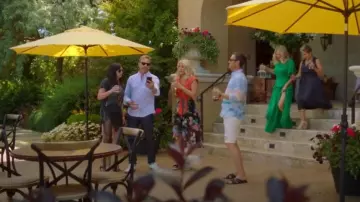 Falda floral de Topshop usada por Tori Spelling (Tori Spelling) como se ve en BH90210 (S01E06)