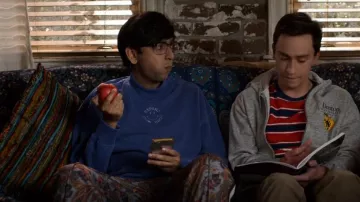 Urban Outfitters Os­car Pais­ley Pants worn by Zahid (Nik Dodani) as seen in Atypical (S04E01)