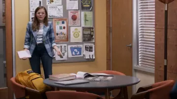 Chaqueta Kenzo Check Mohair usada por Sid (Tal Anderson) como se ve en Atypical (S04E02)