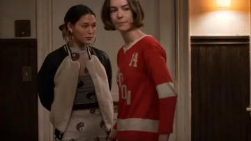 Rokoko Hem Crop Top worn by Izzie Taylor (Fivel Stewart) as seen in Atypical (S04E03)