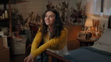 Suéter de H&M usado por Grace (Ellie O'Brien) como se ve en Mi vida con los Walter Boys (T01E03)