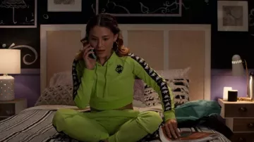 Kappa x Shadow Cropped Hood­ie Sweater worn by Izzie Taylor (Fivel Stewart) as seen in Atypical (S04E04)