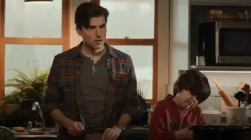 Camisa de franela a cuadros de mango usada por Will Walter (Johnny Link) como se ve en My Life with the Walter Boys (T01E07)