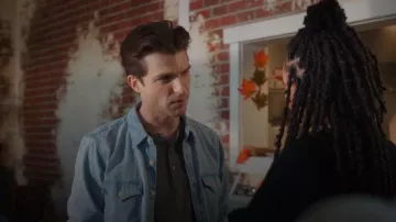 Levi’s Relaxed Western Shirt porté par Will Walter (Johnny Link) comme on le voit dans Ma vie avec les Walter Boys (S01E05)