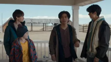 Pull à capuche de champion porté par Isaac Garcia (Isaac Arellanes) comme on le voit dans Ma vie avec les Walter Boys (S01E05)