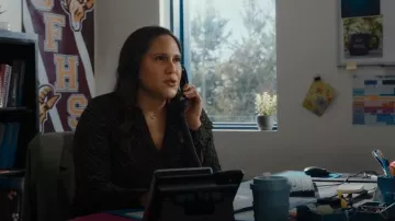 Vero Moda Isa Chemise à revers boxy imprimée portée par Tara (Ashley Holliday Tavares) comme on le voit dans Ma vie avec les Walter Boys (S01E07)