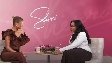 Ganni Two-tone Flo­ral-jacquard Mi­di Skirt worn by Sherri Shepherd as seen in Sherri on December 7, 2023