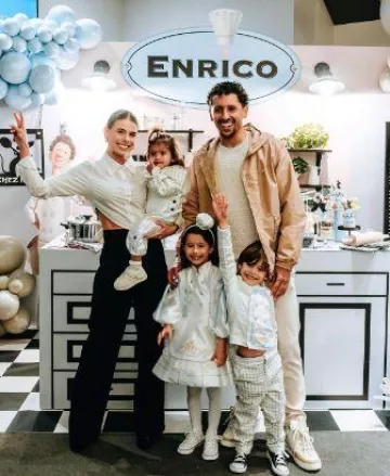 Fendi White & Cream-FF Sweater worn by Marquinhos on the Instagram account @marquinhosm5