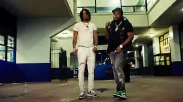 Chaleco Moncler Black 'Montreuil' usado por Rowdy Rebel en Morant feat. Skilla Baby (Video Musical Oficial)