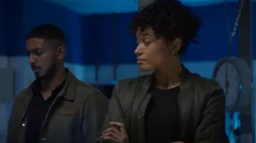 Skims Cot­ton Jer­sey worn by NCIS Special Agent Michelle Mackey (Olivia Swann) as seen in NCIS: Sydney (S01E04)