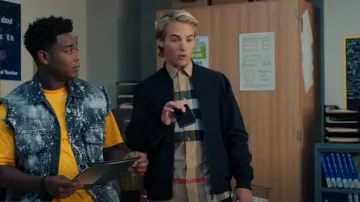 Camisa de cuadros Burberry Somerton usada por Mac Morris (Mitchell Hoog) como se ve en Salvados por la campana (T02E03)