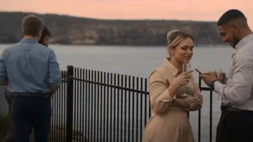 Country Road Belt­ed Poplin Shirt Dress worn by Evie Cooper (Tuuli Narkle) as seen in NCIS: Sydney (S01E04)