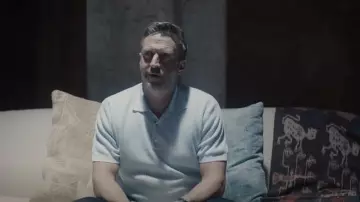 Reiss Ben­nie Press Stud Tex­tured Po­lo Shirt worn by David (Raúl Esparza) as seen in A Murder at the End of the World (S01E05)