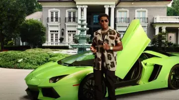 Asos Design Sheer Flo­ral Shirt worn by Devante Young (Dexter Darden) as seen in Saved by the Bell (S02E08)