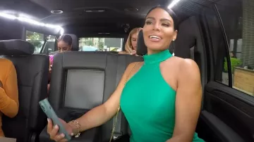 Moda Nova Valeria Vestido largo sin espalda usado por Mia Thornton como se ve en The Real Housewives of Potomac (S08E06)