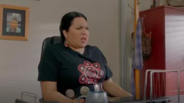 Red Rebel Armour Mikanaak Tee worn by Jo (Roseanne Supernault) as seen in Acting Good (S02E09)