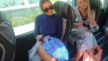 Bolso de ganchillo Prada usado por Meredith Marks como se ve en The Real Housewives of Salt Lake City (T04E14)