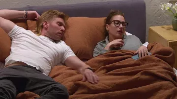 Skims Soft Lounge Rib Sleep Set usado por Amanda Batula como se ve en Winter House (S03E07)