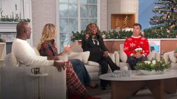 J. crew Jew­eled But­ton Popover Tu­nic worn by Amanda Kloots as seen in The Talk on December 12, 2023