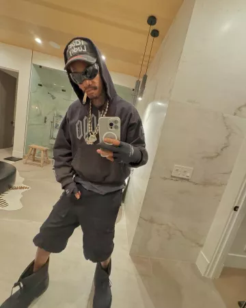 Vetements Black I Got Lucky Hat worn by Wiz Khalifa on the Instagram account @wizkhalifa