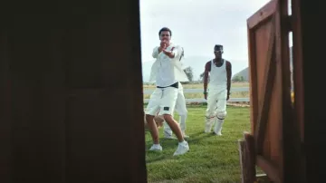 Short Rta White Logo Patch Clyde porté par Jay Critch dans le clip de Big Dawg par Famous Dex, Rich The Kid et Jay Critch