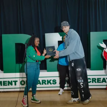 Baskets Lanvin White, Beige et Black 'Clay' portées par Kyle Kuzma sur le compte Instagram @kuz