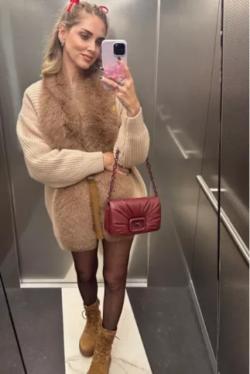Coque en silicone Apple Iphone portée par Chiara Ferragni sur sa Story Instagram le 12 décembre 2023
