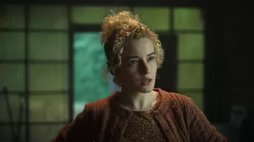 Urban Outfitters Max Cardigan usado por Ruth Langmore (Julia Garner) como se ve en Ozark (S04E03)