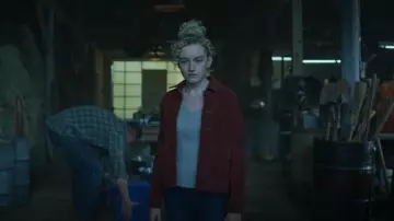 Everlane : La veste de corvée en velours côtelé portée par Ruth Langmore (Julia Garner) comme on le voit dans Ozark (S04E05)