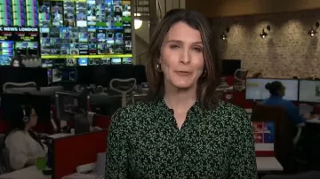 Zara Leaf Print Shirt Dress worn by Molly Hunter as seen in Today on December 19, 2023