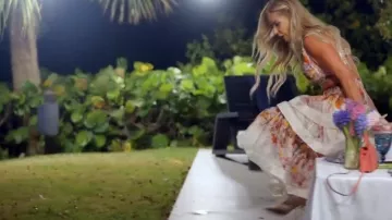 Jupe mi-longue Zimmermann Wonderland portée par Alexia Echevarria comme on le voit dans The Real Housewives of Miami (S06E08)