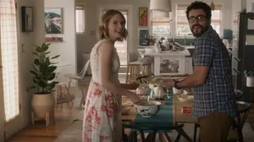 LoveShackFancy Oakley Vestido usado por Madison Simmons (Caitlin Thompson) como se ve en This Is Us (T06E01)