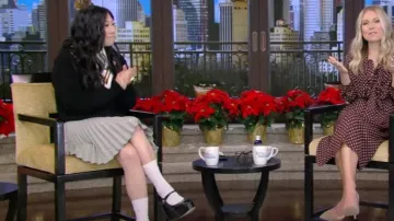 Larroudé Emma Pump In Black Leather worn by Awkwafina as seen in LIVE with Kelly and Mark on December 18, 2023