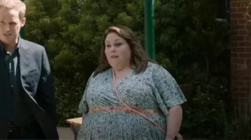 Bottega Veneta Point Bag worn by Kate Pearson (Chrissy Metz) as seen in This Is Us (S06E01)