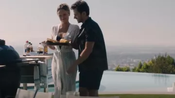 Caftán de malla sin mangas Moeva Ines usado por Cassidy Sharp (Jennifer Morrison) como se ve en This Is Us (T06E03)