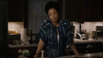 Combinaison de jogging rectangulaire Norma Kamali portée par Beth Pearson (Susan Kelechi Watson) comme on le voit dans This Is Us (S06E03)