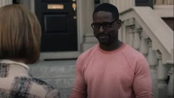 Vince Regular Fit Bird’s Eye Stitch Wool & Cachemire Pull porté par Randall Pearson (Sterling K. Brown) comme on le voit dans This Is Us (S06E10)