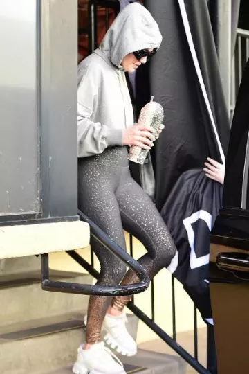 Zapatillas Prada Cloudbust Thunder usadas por Jennifer Lopez en Los Ángeles el 22 de diciembre de 2023