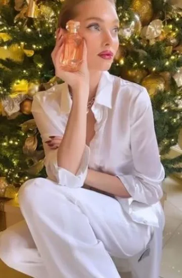 Tiffany & Co. Return to Tiffany Full Heart Toggle Necklace worn by Elsa Hosk on her Instagram Story on December 21, 2023