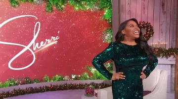 Dress the Population Natalie Robe mi-longue à manches longues à paillettes portée par Sherri Shepherd vue dans Sherri le 20 décembre 2023